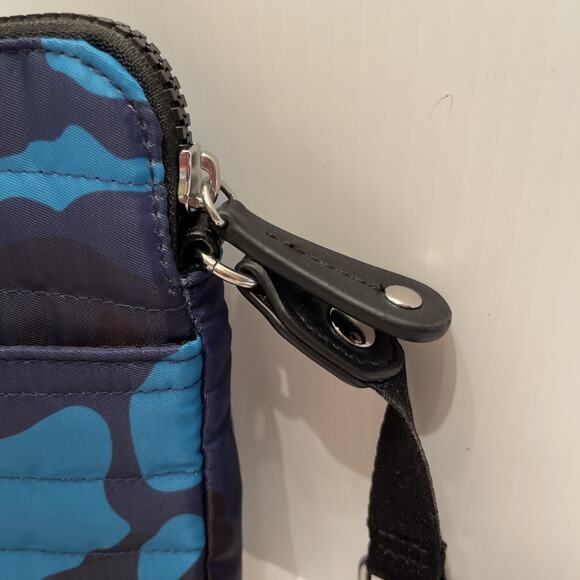 Sondra Roberts Crossbody Bag Squared Blue Camouflage Small Purse New - Picture 5 of 8